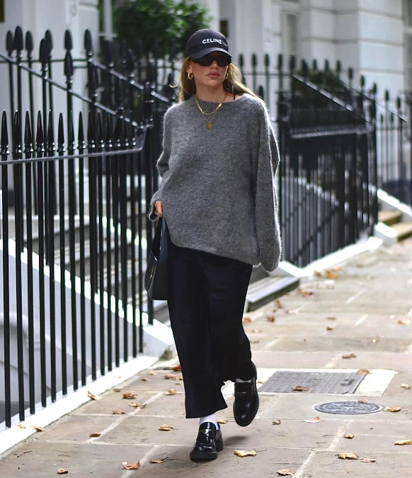Oversized Gray Sweater and Black Trousers