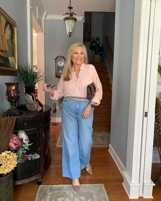 A Blush Blouse+Wide-Leg Jeans