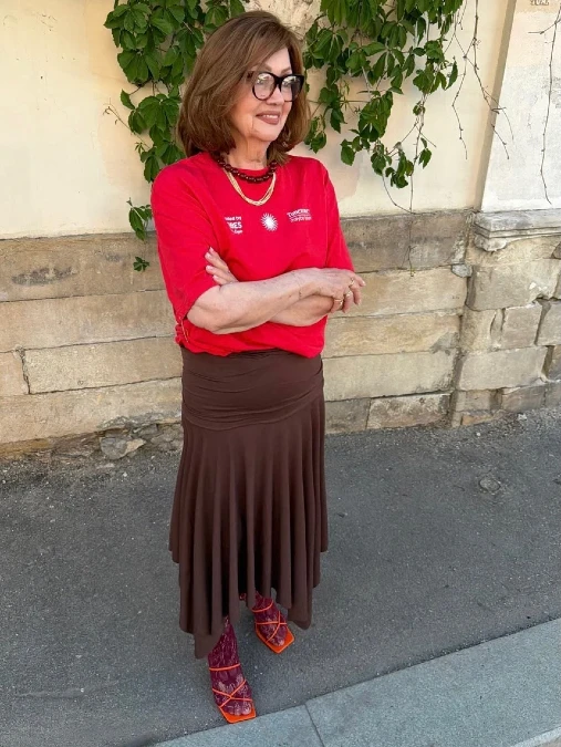 Red Tee + Flowing Brown Skirt