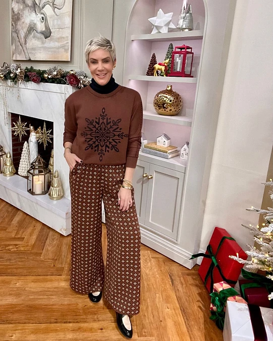 Brown Snowflake Sweater Look