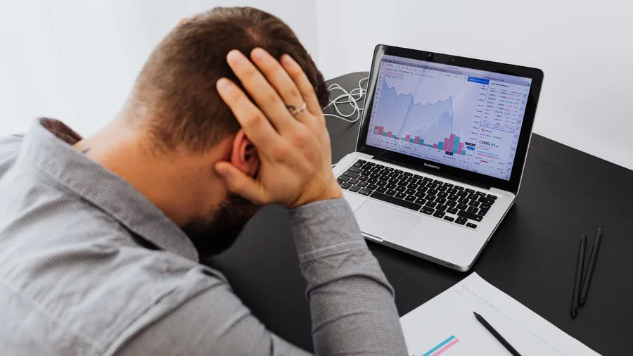 Obsessing Over Past Financial Missteps Sabotages Present Enjoyment